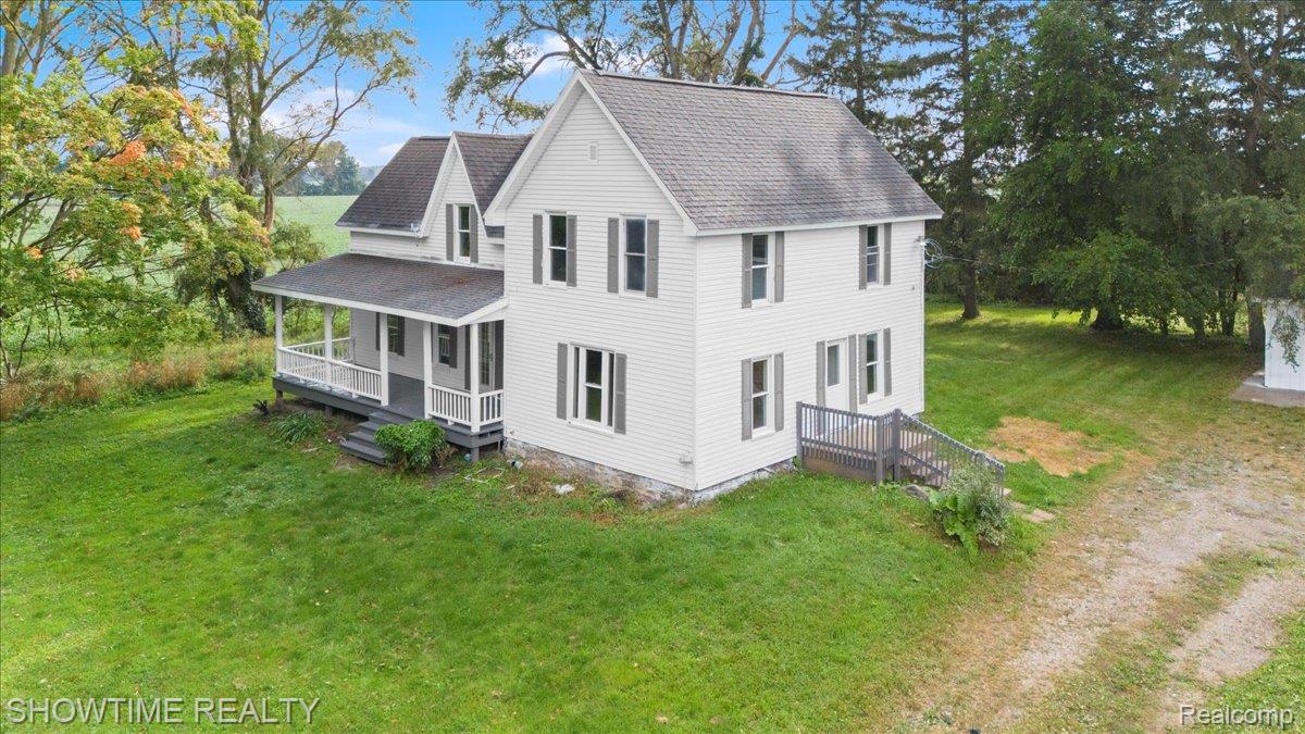 1865 N BLACKS CORNERS Road