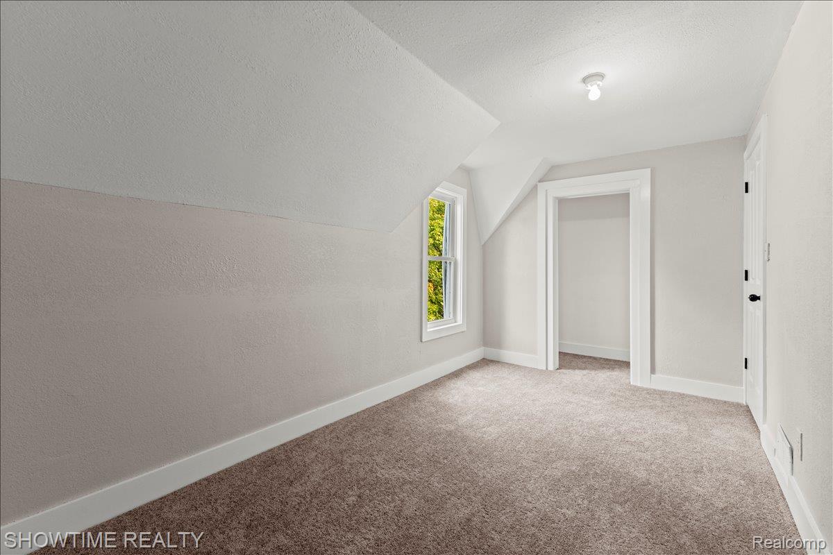 1865 N BLACKS CORNERS Road