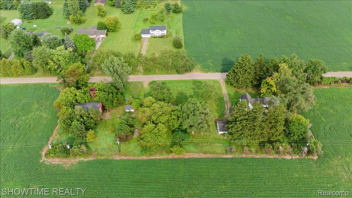 1865 N BLACKS CORNERS Road