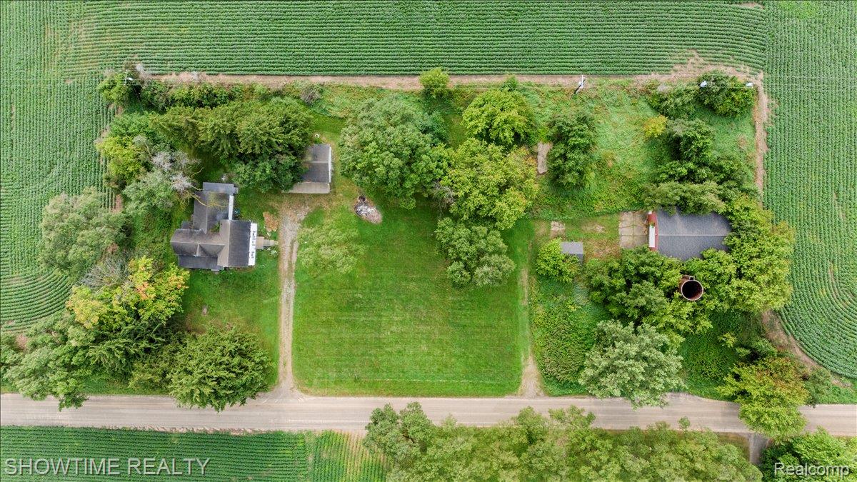 1865 N BLACKS CORNERS Road