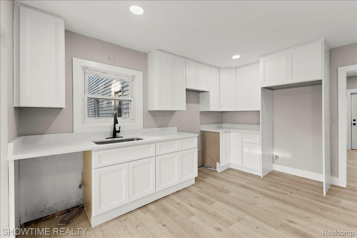 1865 N BLACKS CORNERS Road