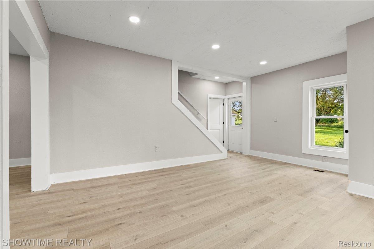 1865 N BLACKS CORNERS Road