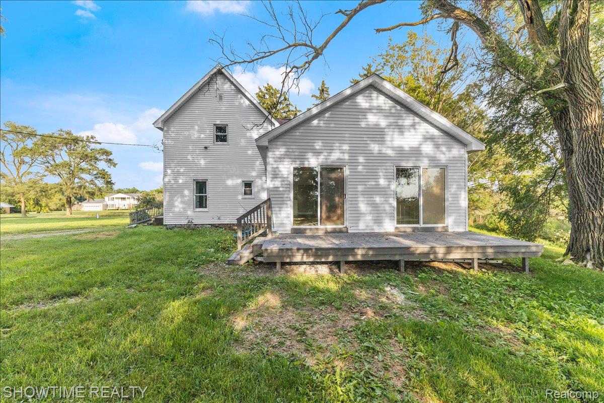 1865 N BLACKS CORNERS Road