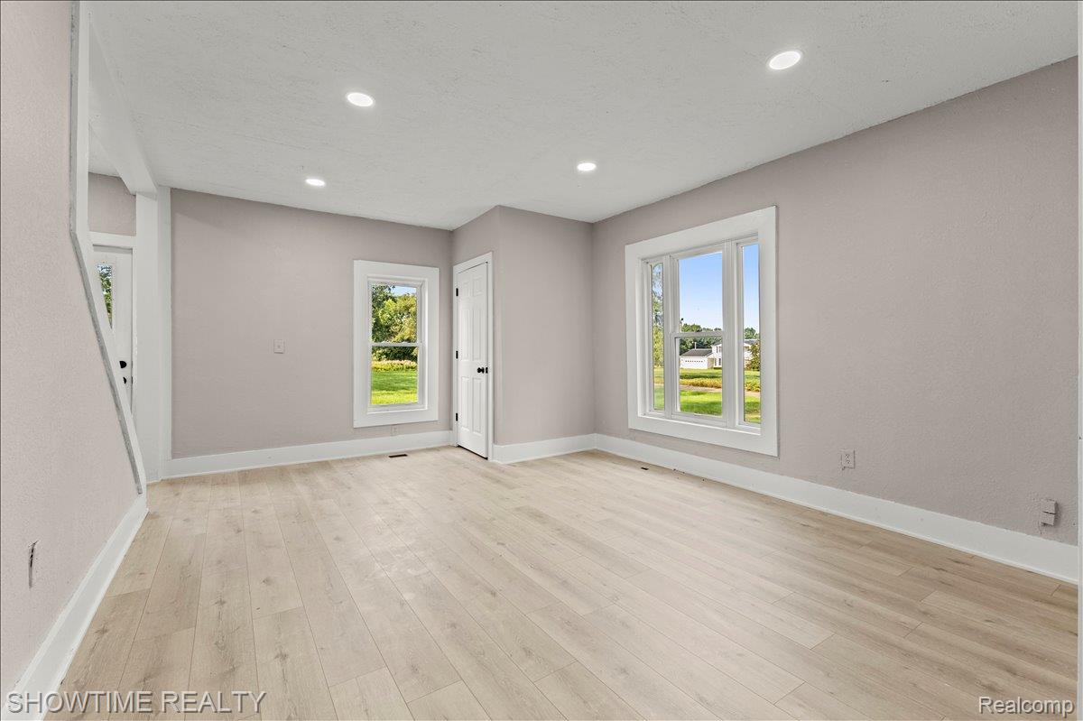 1865 N BLACKS CORNERS Road