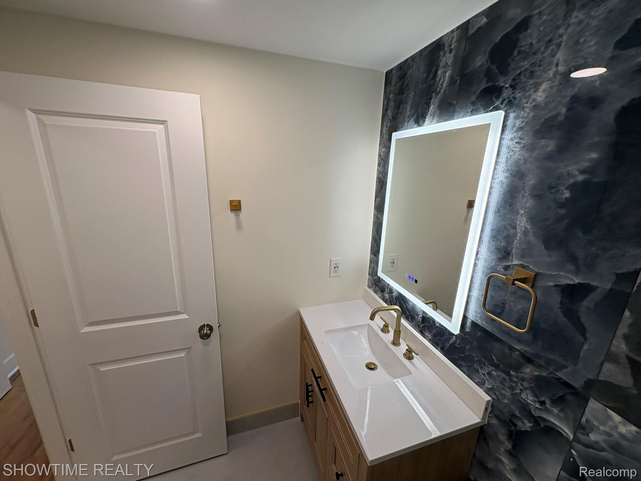 39525 Heatherheath Drive