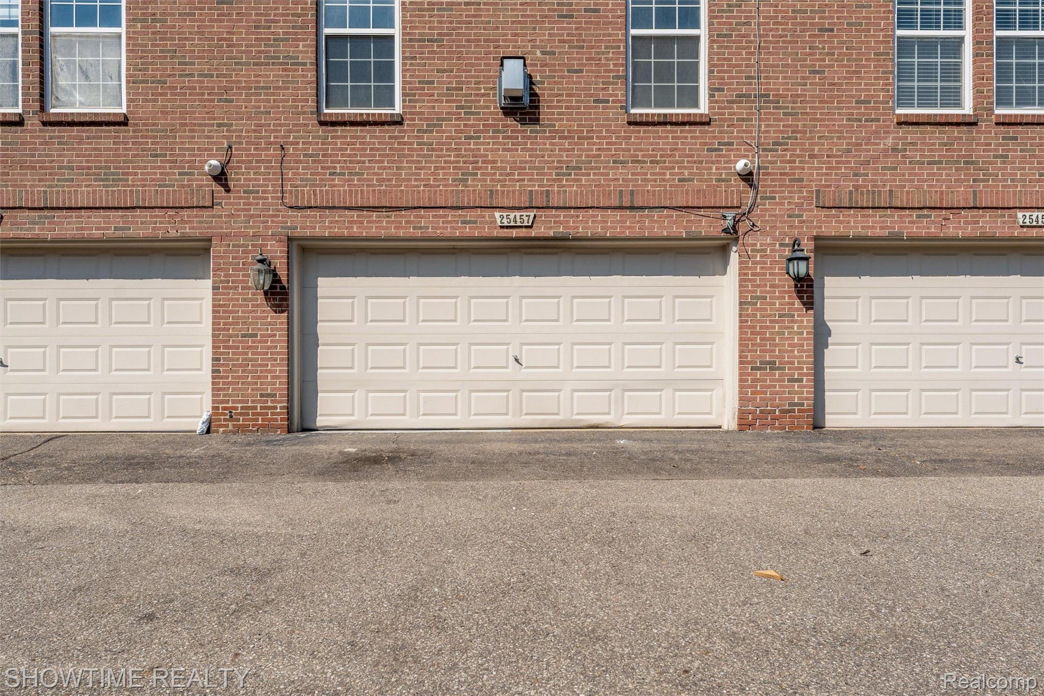 25457 Saint James