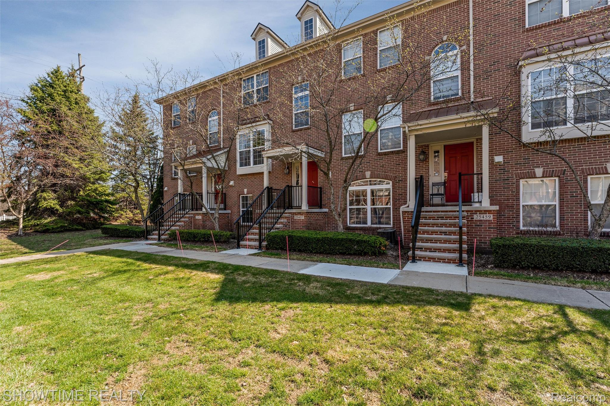 25457 Saint James