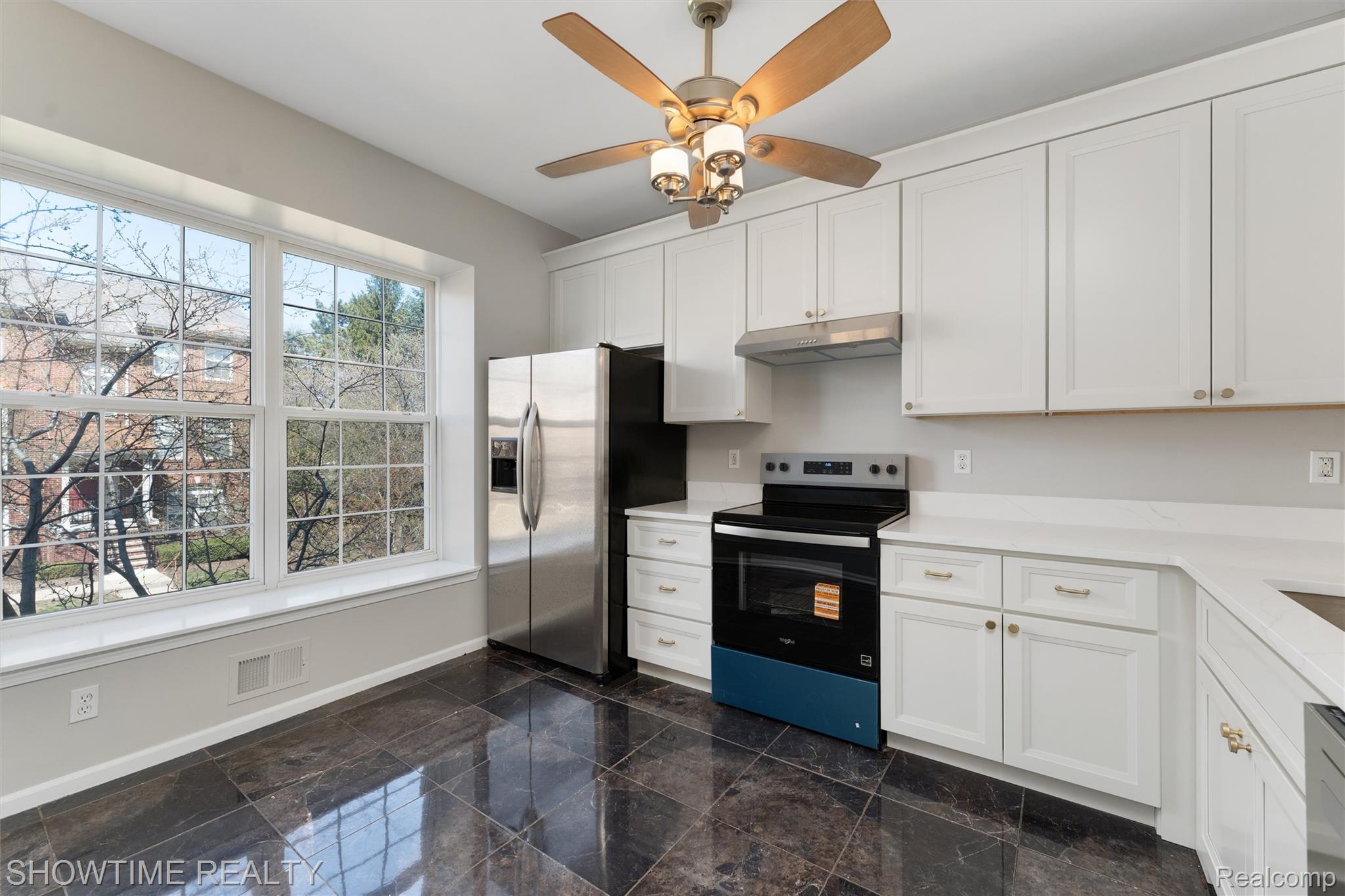 25457 Saint James