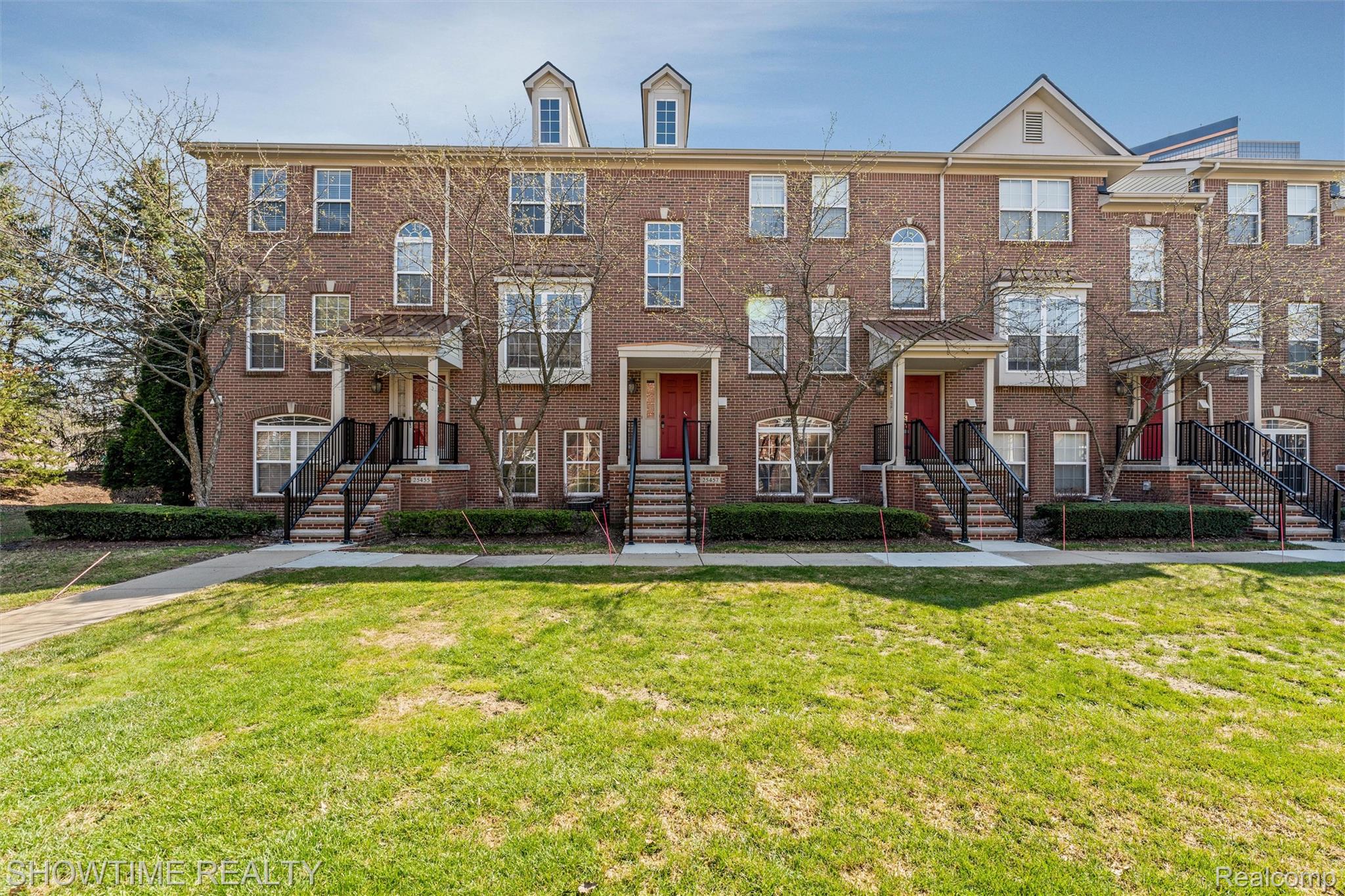 25457 Saint James