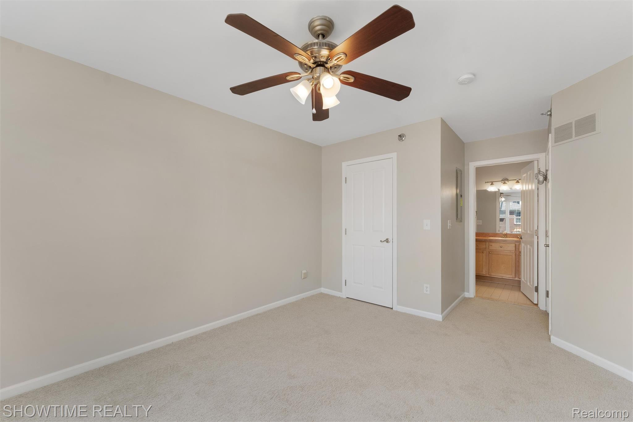 25457 Saint James