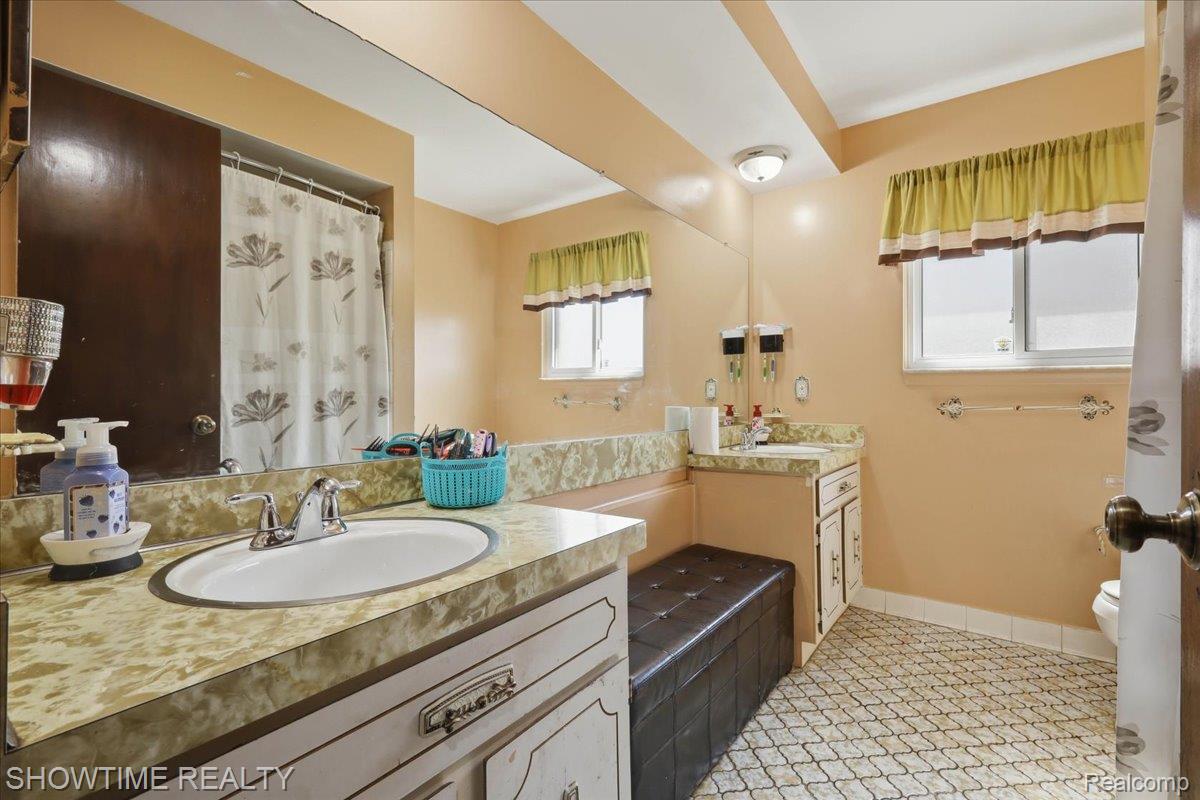 16515 Cederama Drive