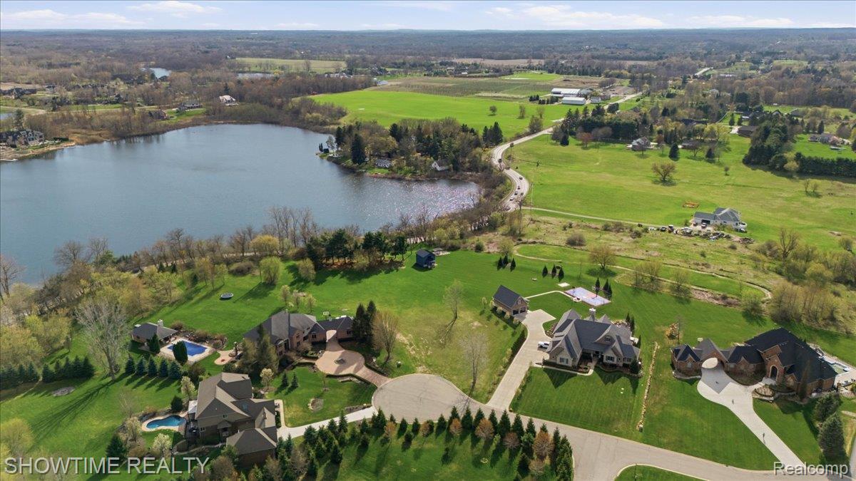 69225 Lake Point Court