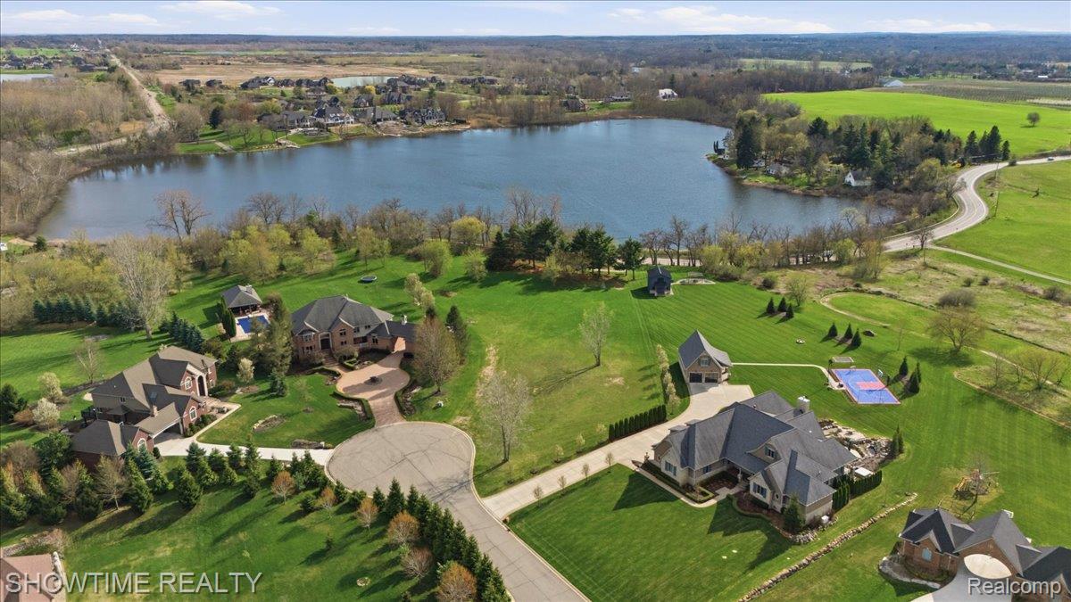 69225 Lake Point Court