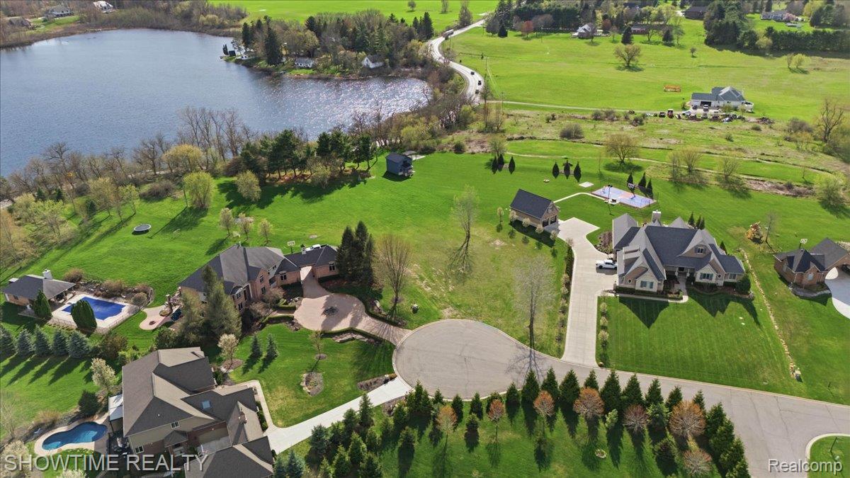 69225 Lake Point Court