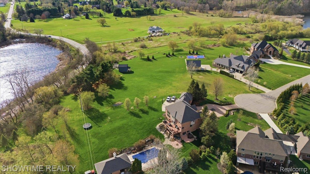 69225 Lake Point Court