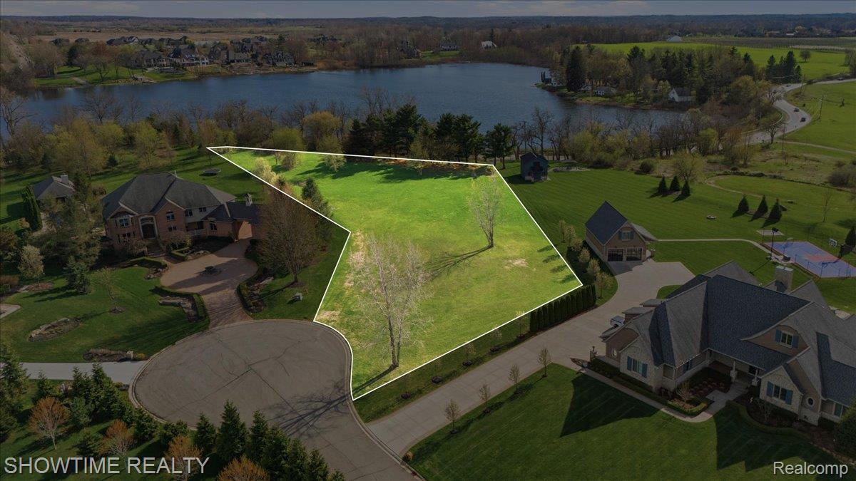 69225 Lake Point Court