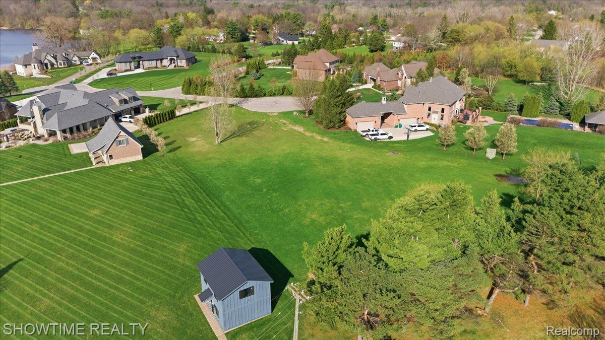 69225 Lake Point Court