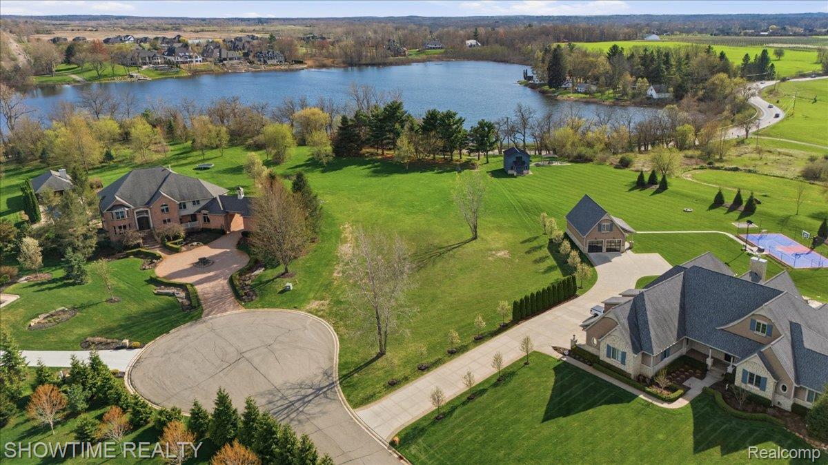 69225 Lake Point Court