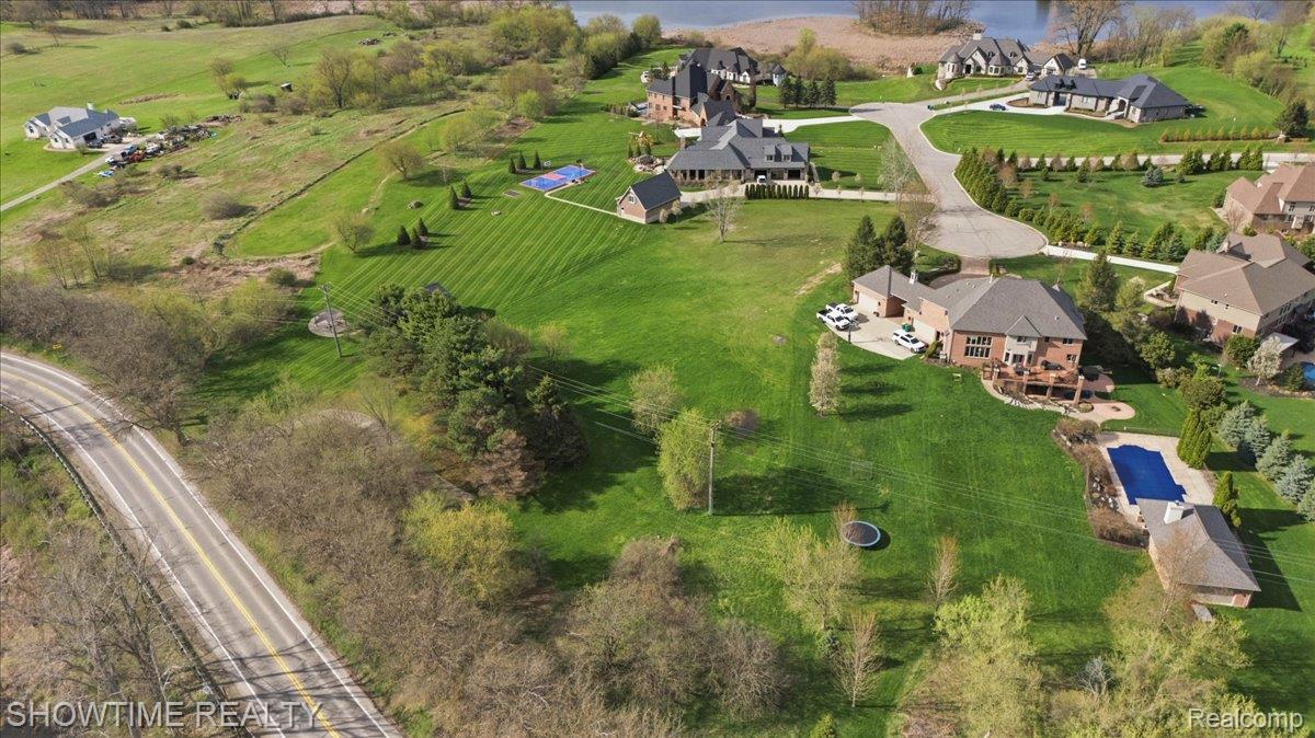 69225 Lake Point Court