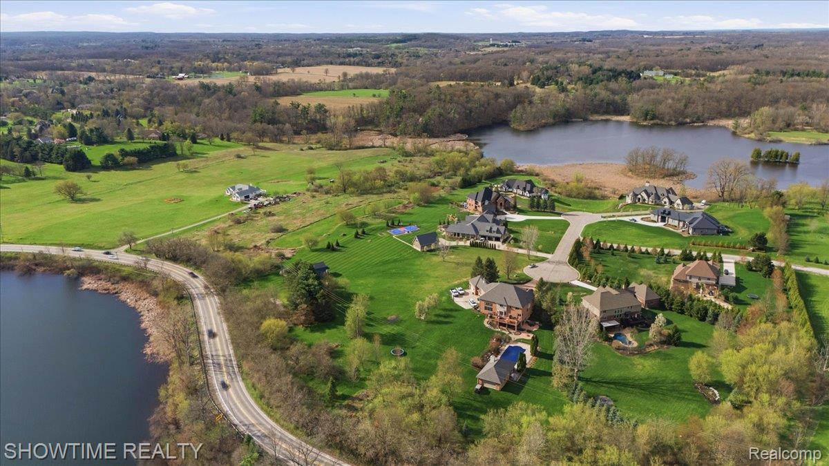 69225 Lake Point Court