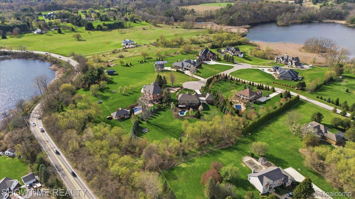 69225 Lake Point Court