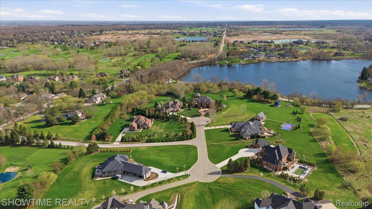 69225 Lake Point Court