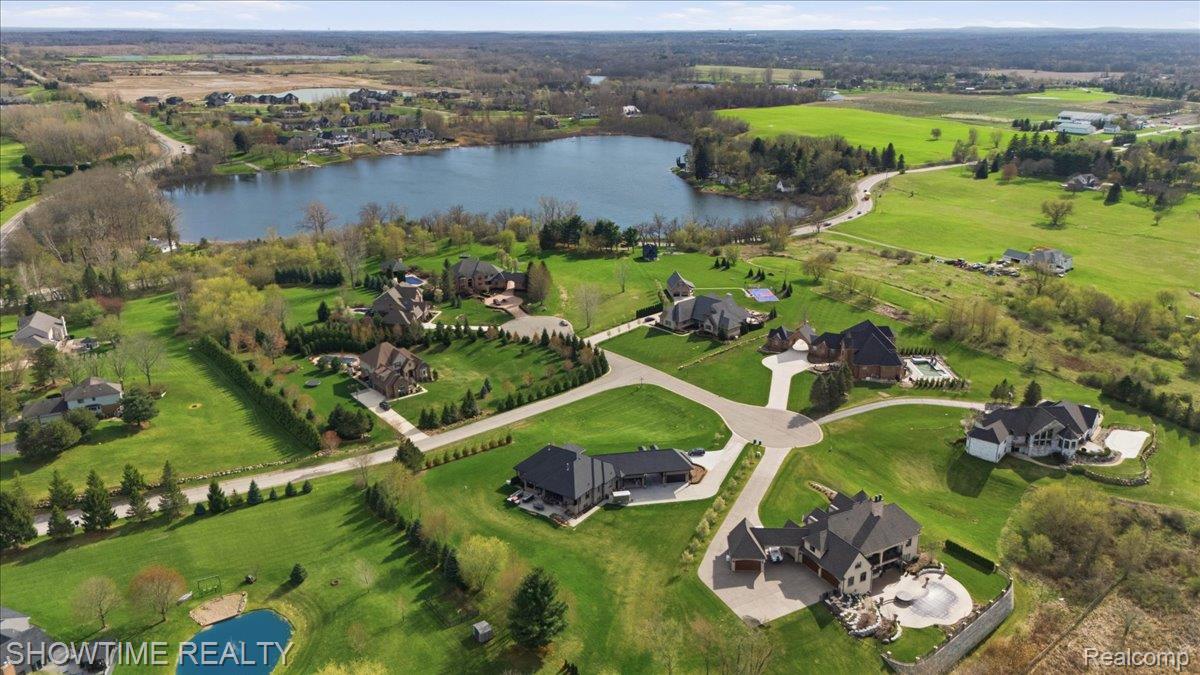 69225 Lake Point Court