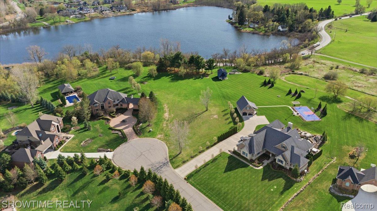 69225 Lake Point Court