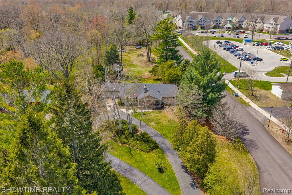 5211 Lakeshore Road