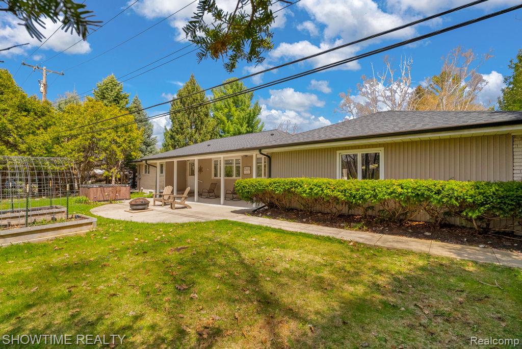 5211 Lakeshore Road