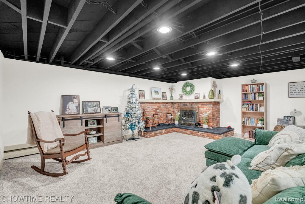5211 Lakeshore Road