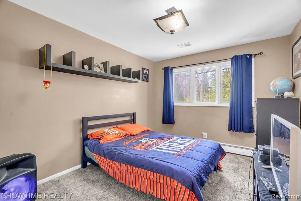 5211 Lakeshore Road