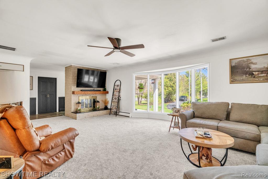5211 Lakeshore Road