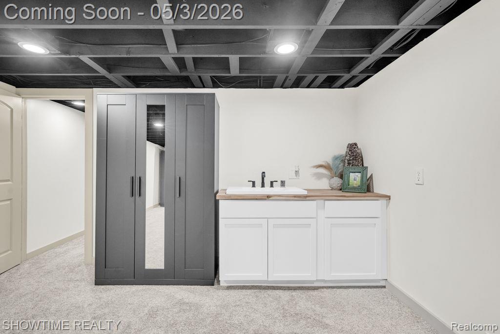 5211 Lakeshore Road