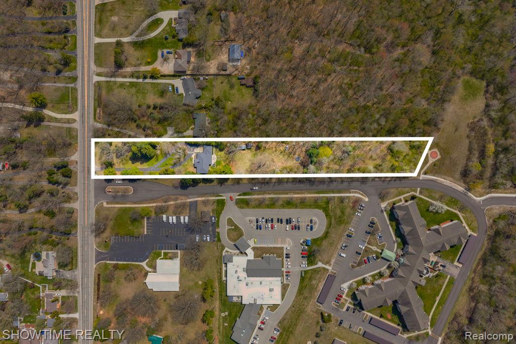 5211 Lakeshore Road