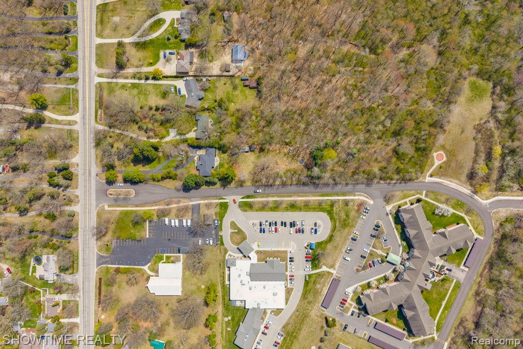 5211 Lakeshore Road