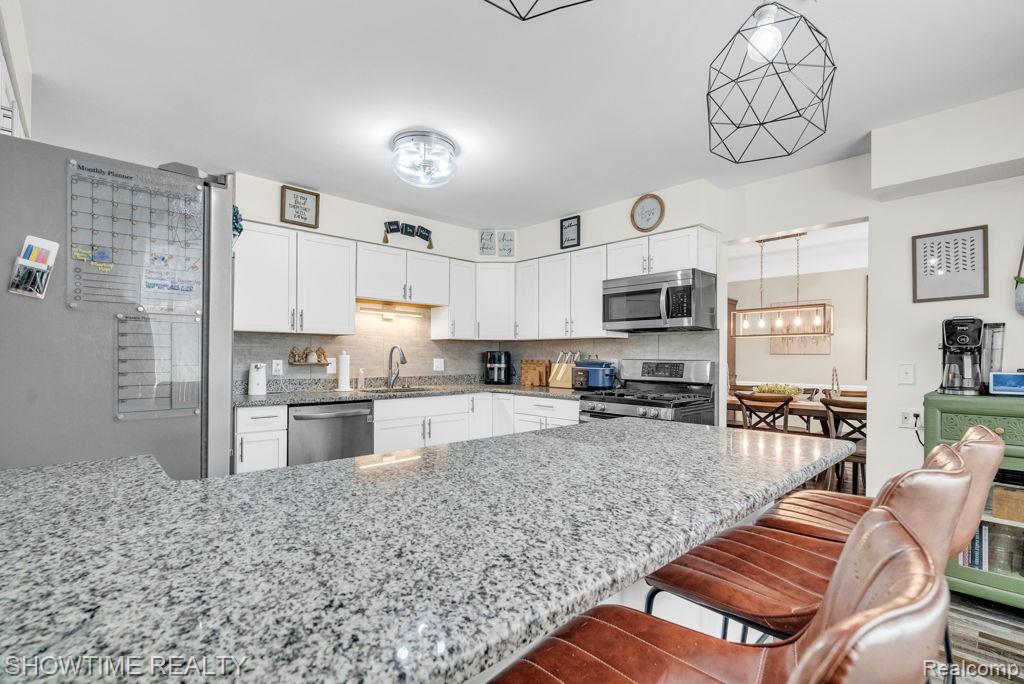 5211 Lakeshore Road
