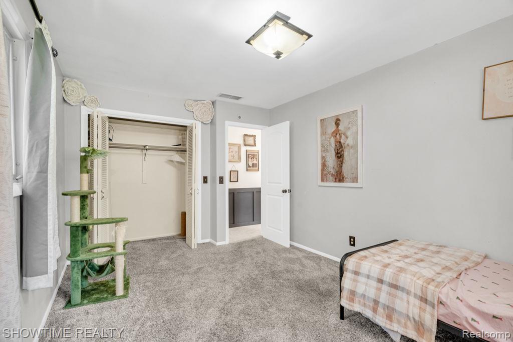 5211 Lakeshore Road