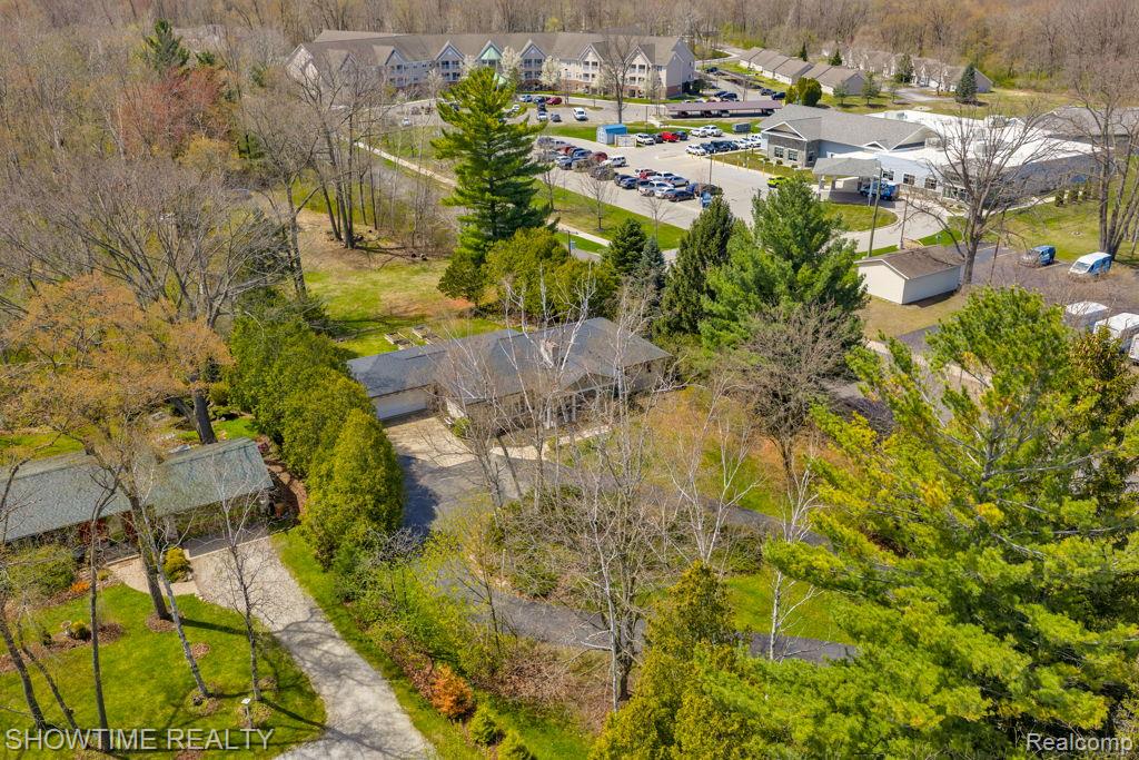 5211 Lakeshore Road