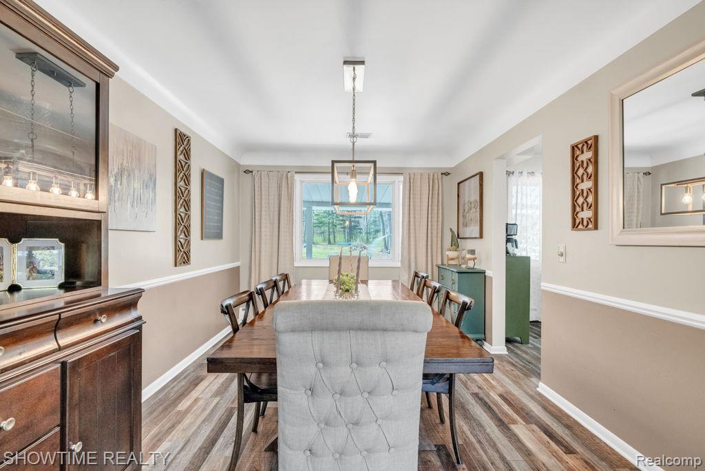 5211 Lakeshore Road