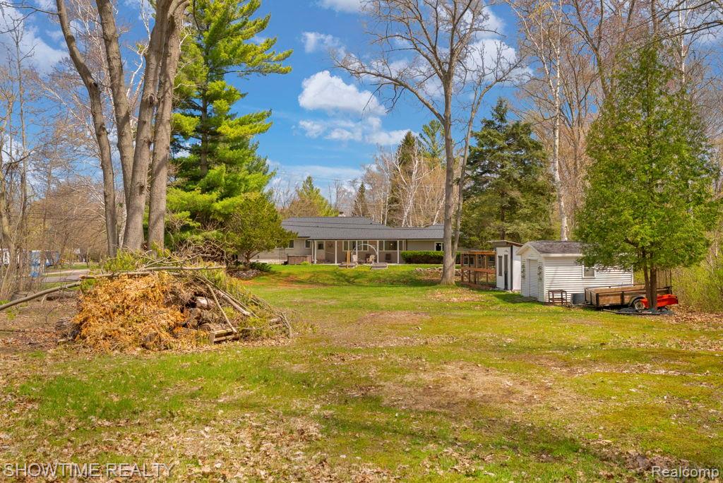 5211 Lakeshore Road