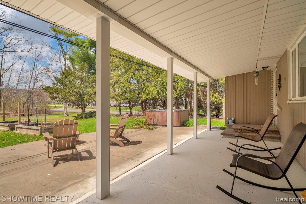 5211 Lakeshore Road
