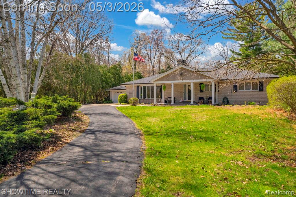 5211 Lakeshore Road