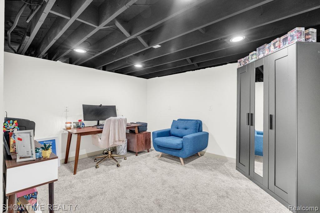 5211 Lakeshore Road
