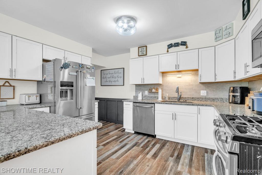 5211 Lakeshore Road