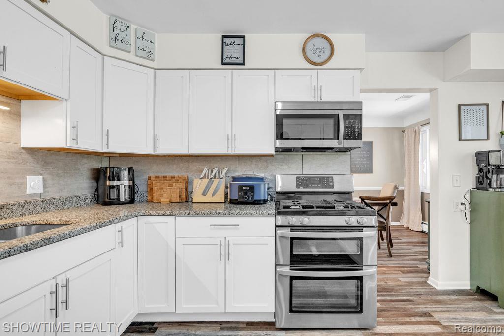 5211 Lakeshore Road