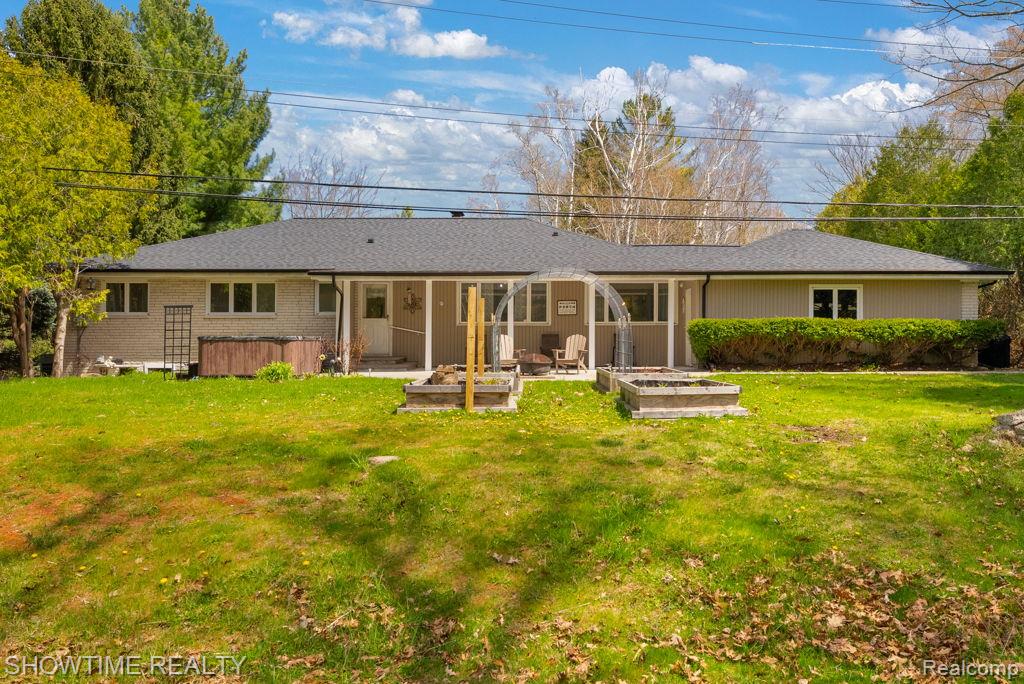5211 Lakeshore Road