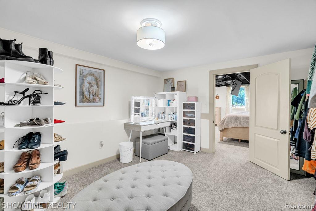 5211 Lakeshore Road