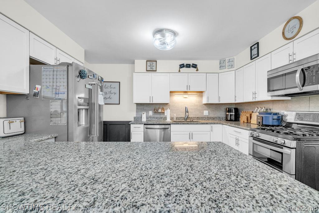 5211 Lakeshore Road