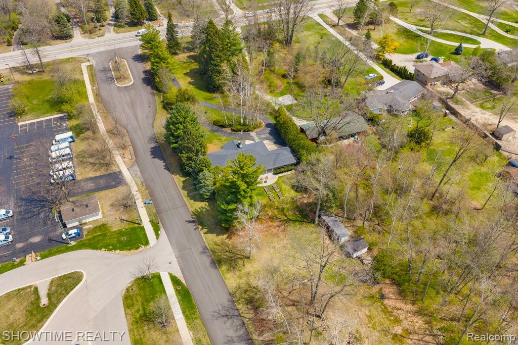 5211 Lakeshore Road